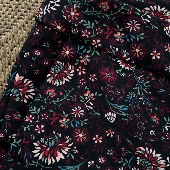 Carolina Belle Montreal Chinos Size 6 NWOT - Picture 3 of 5